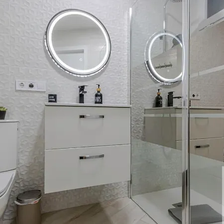 Wonderful On The Beachfront Apartment *